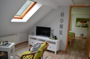 Отель Ferienwohnung Gänseblümchen  Бад-Вильснак